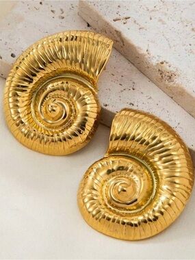 Oceanus GOLD SNAIL EARRINGS